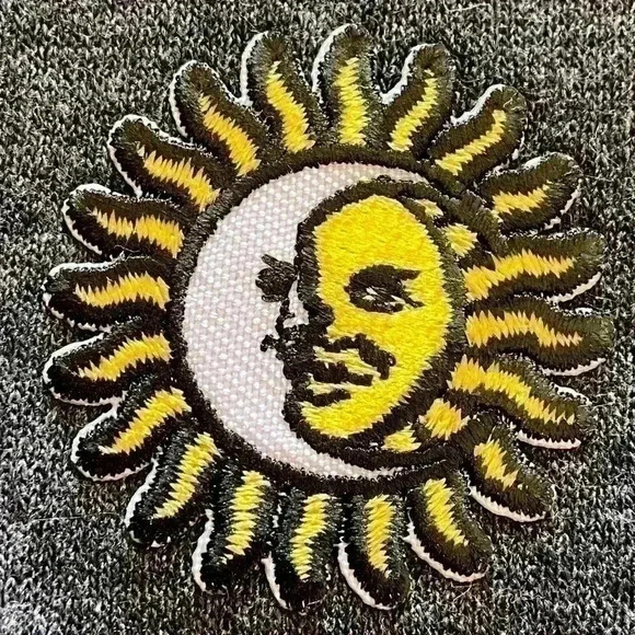 Bowery Supply Co Men's Crewneck Sweatshirt SMALL Grey Graphic Cosmic Love Skater - Picture 6 of 8